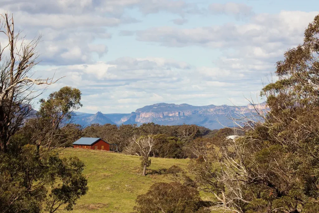 Turon Gates Blue Mountains Accommodation farm stay. Family-friendly weekend escape from Sydney. Dog-friendly. 